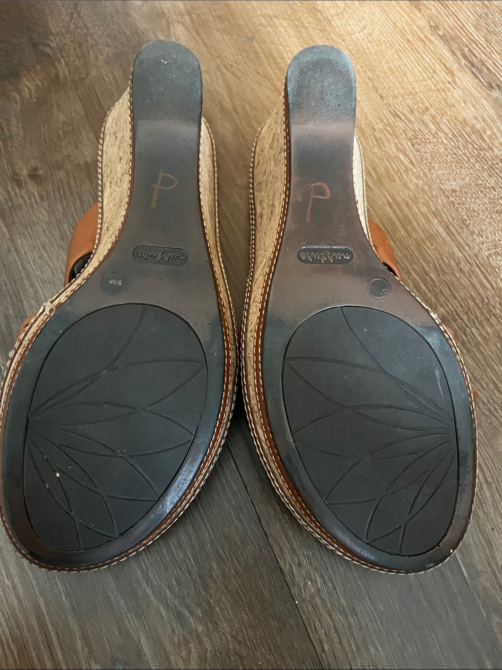 Nurture SZ 8.5 Women’s Tan Knotted Leather Slide Sandals Leather upper - Picture 3 of 4